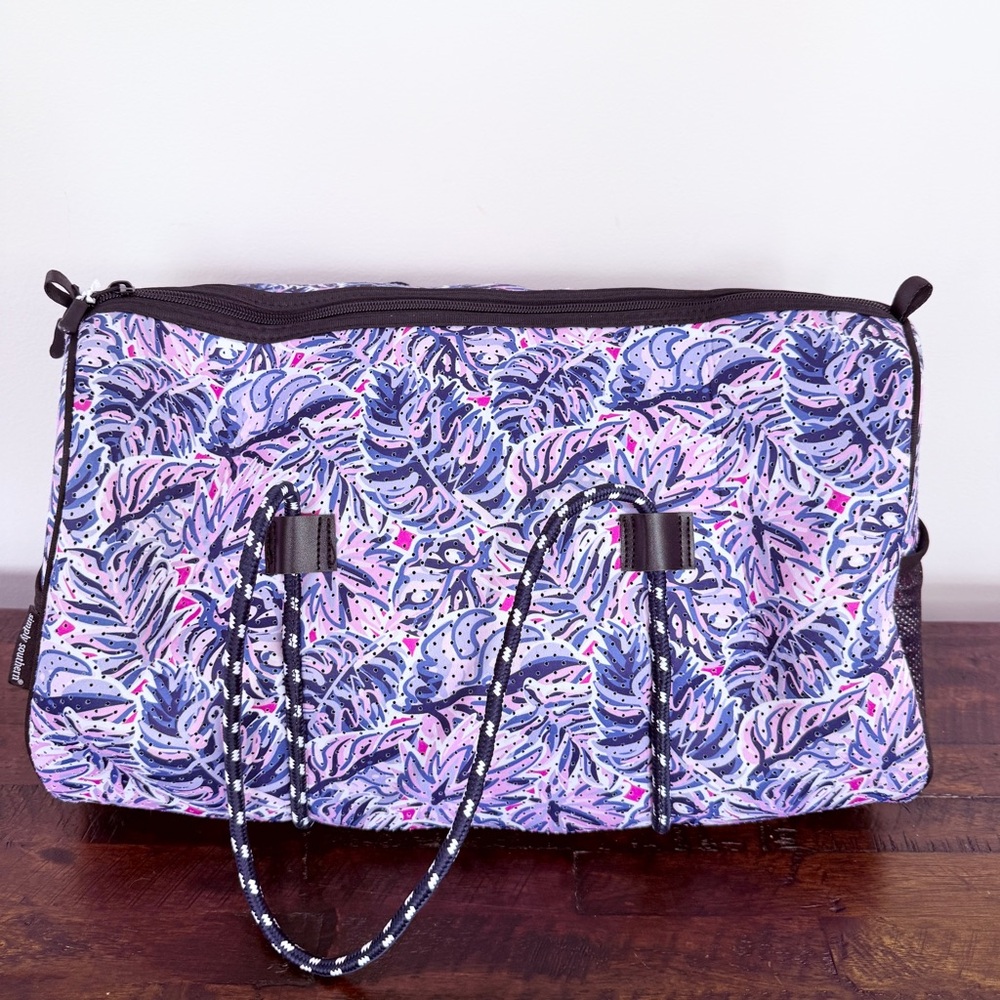 Simply Southern NWT Large Tropical Leaf Neoprene Duffle Bag Pink Purple - Picture 7 of 8